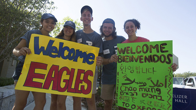 Student volunteers welcome the newest class. 