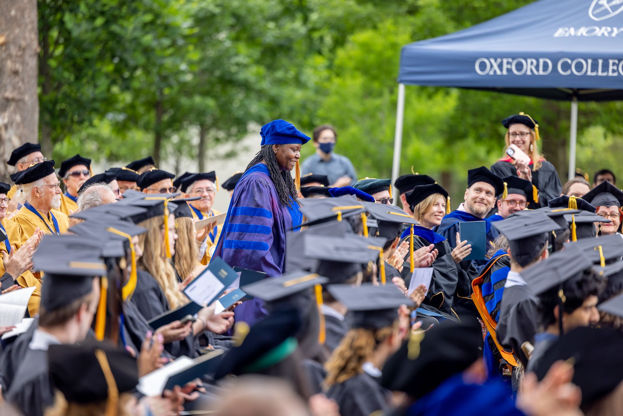 Dr. LaTonia Taliaferro-Smith receiving Distinguished Teaching Award.