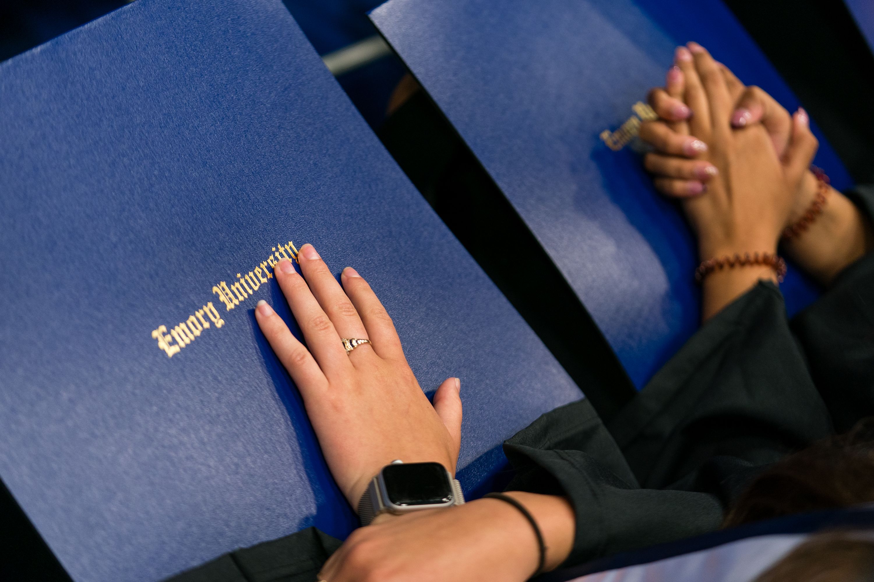 Oxford students with their diplomas.