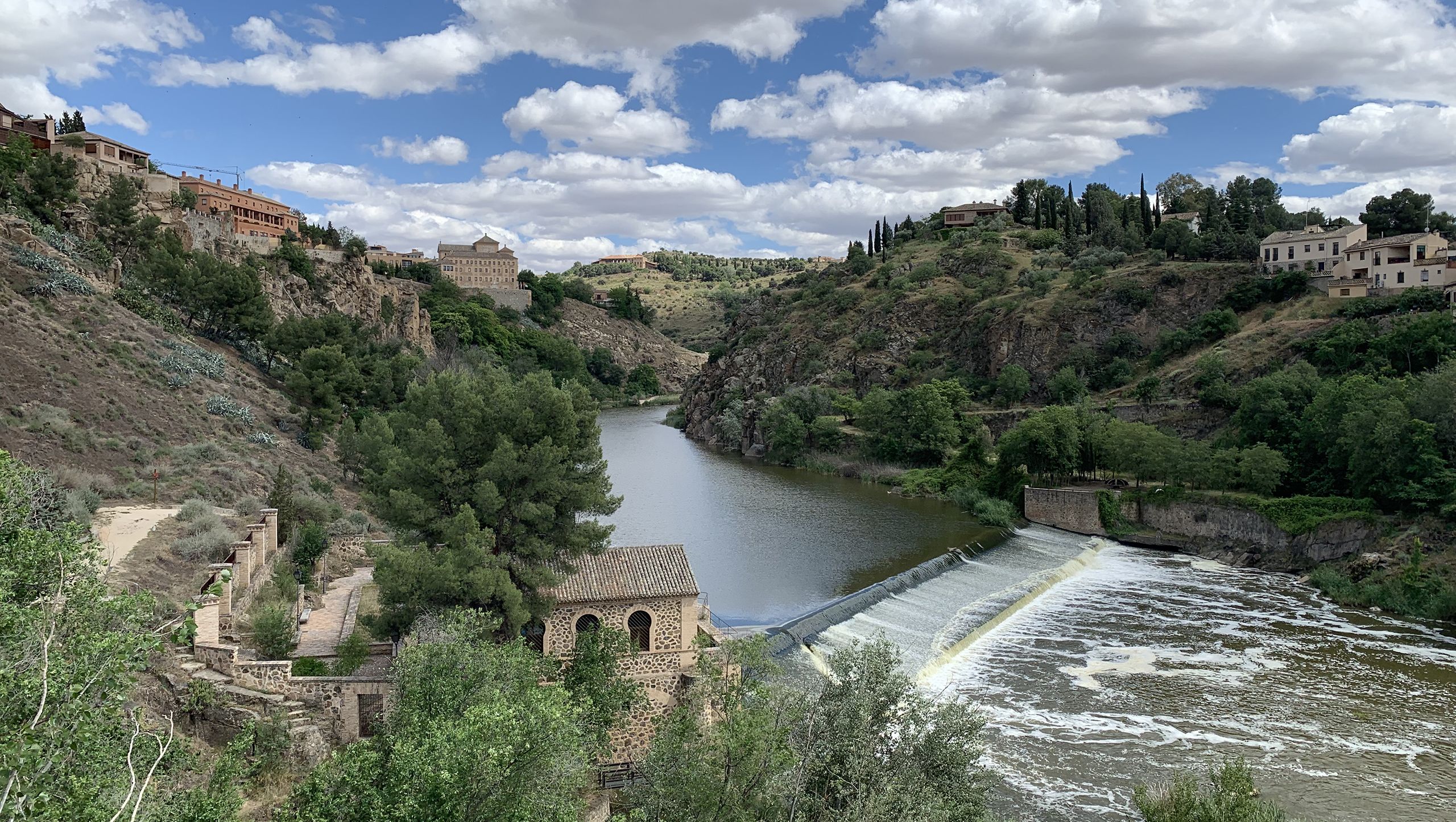Students visited Spanish cities such as Madrid, Segovia, Toledo, San Sebastian, and Mondragon.